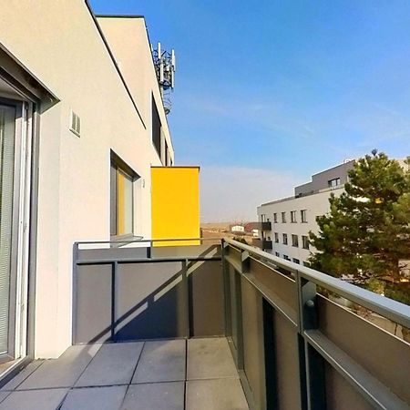 Air-Conditioned 2 Room Apartment, With Terrace, Rovinka, 302 Экстерьер фото