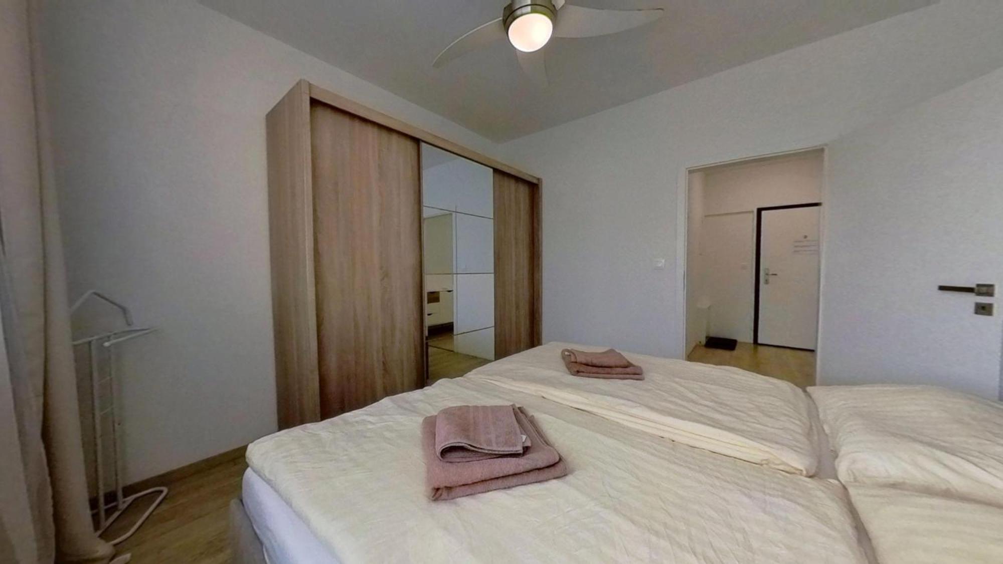 Air-Conditioned 2 Room Apartment, With Terrace, Rovinka, 302 Экстерьер фото
